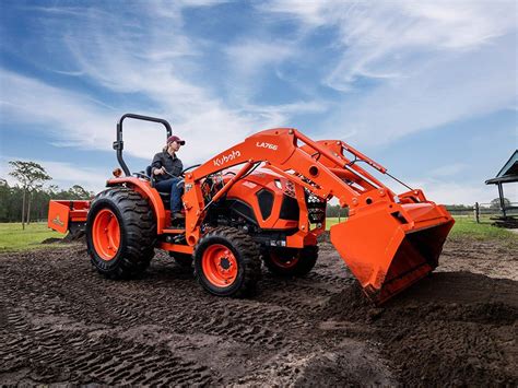 The L2500 tractor has a category 1 three point hitch and its pto is rated 22. . L2502 kubota